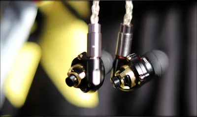 Acoustune HS1650